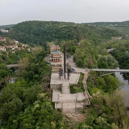 Bobevata - Floor 2 - Stunning View Old Town Apartment Veliko Tarnovo