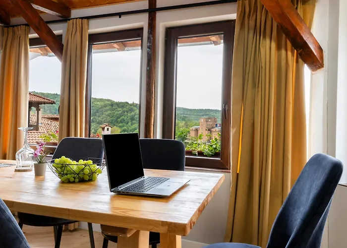 Bobevata - Floor 2 - Stunning View Old Town Daire Tırnova